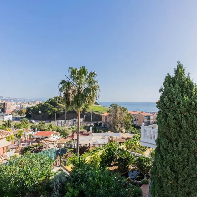 Sale of detached villa in Fuengirola