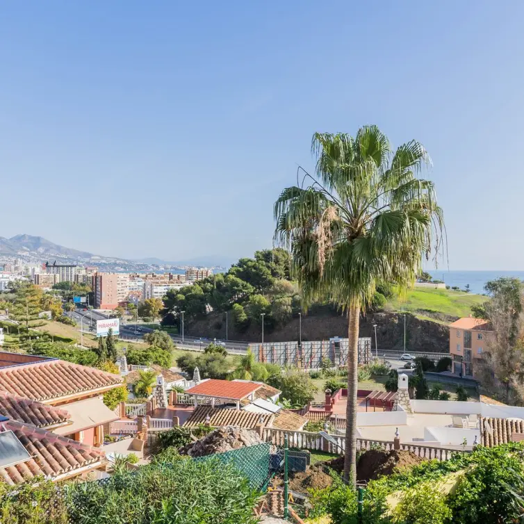 Sale of detached villa in Fuengirola