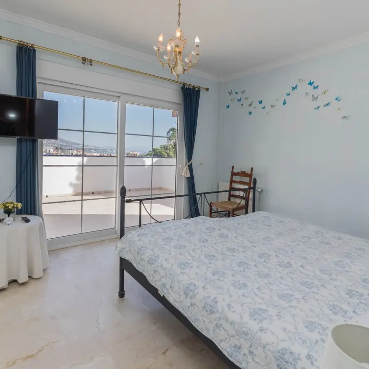 Sale of detached villa in Fuengirola