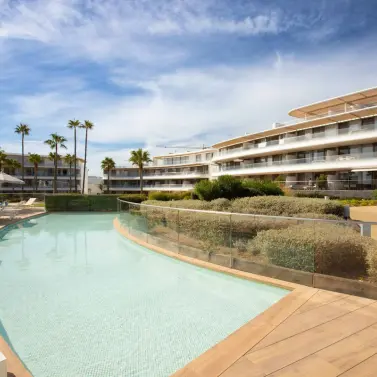Venta de apartamento en planta media en Estepona