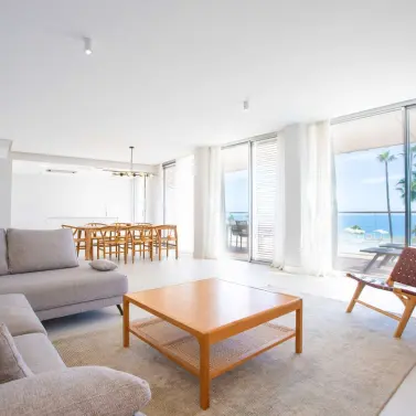 Venta de apartamento en planta media en Estepona