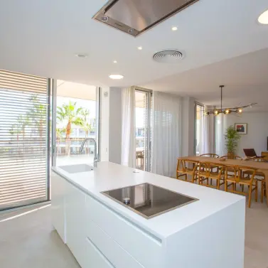 Venta de apartamento en planta media en Estepona