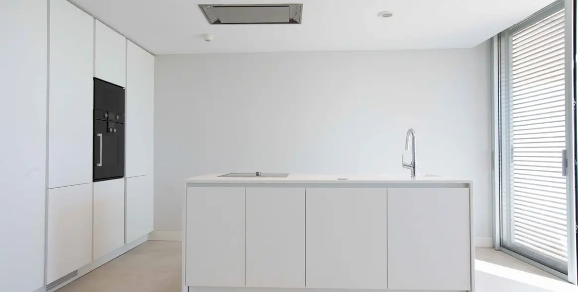 Venta de apartamento en planta media en Estepona 9