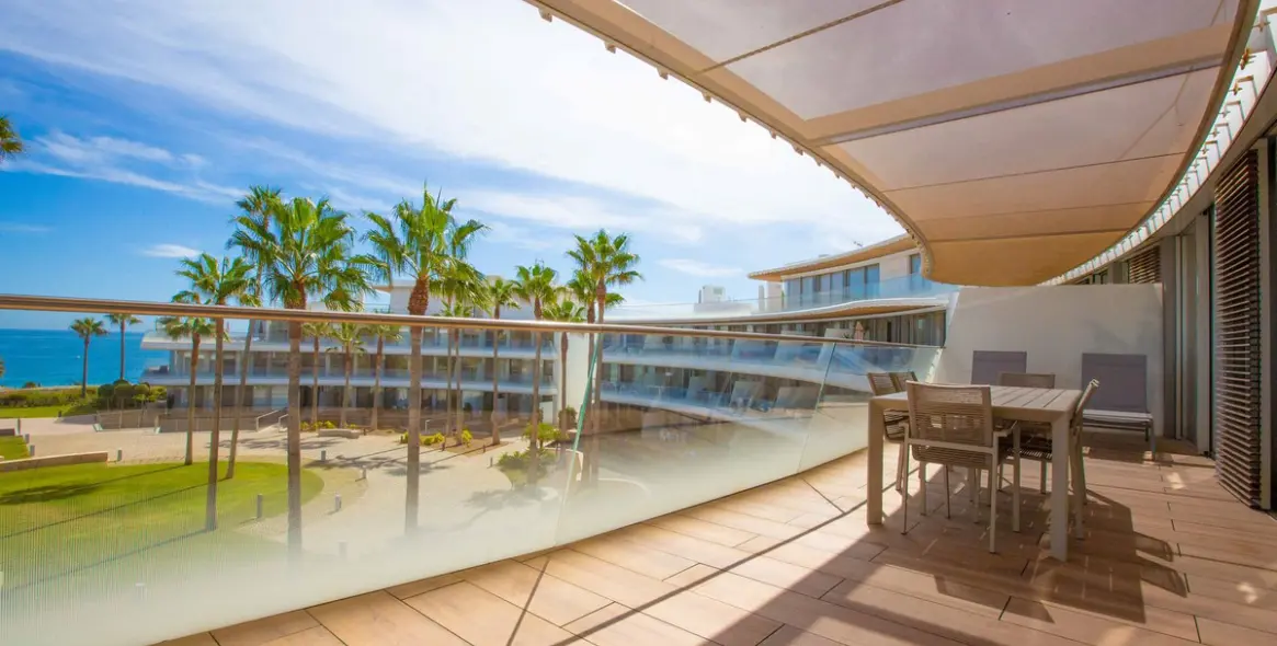 Venta de apartamento en planta media en Estepona 11