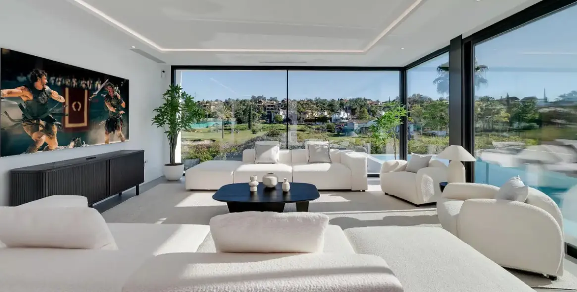 Продажа  отдельно стоящей виллы в El Paraiso 2