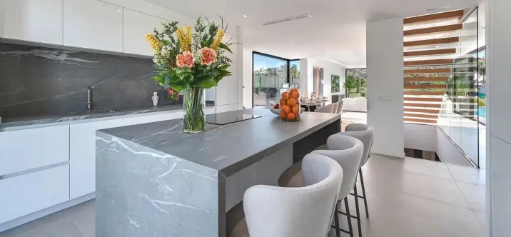 Venta de villa independiente en El Paraiso 2