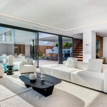 Venta de villa independiente en El Paraiso