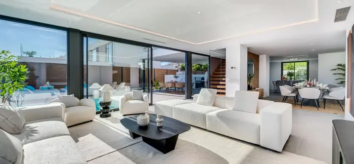 Venta de villa independiente en El Paraiso 3