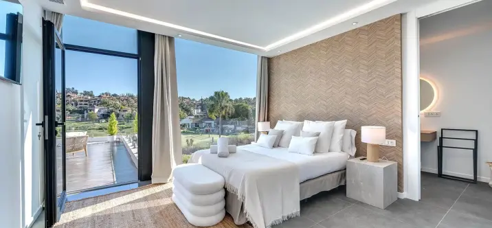 Venta de villa independiente en El Paraiso 4