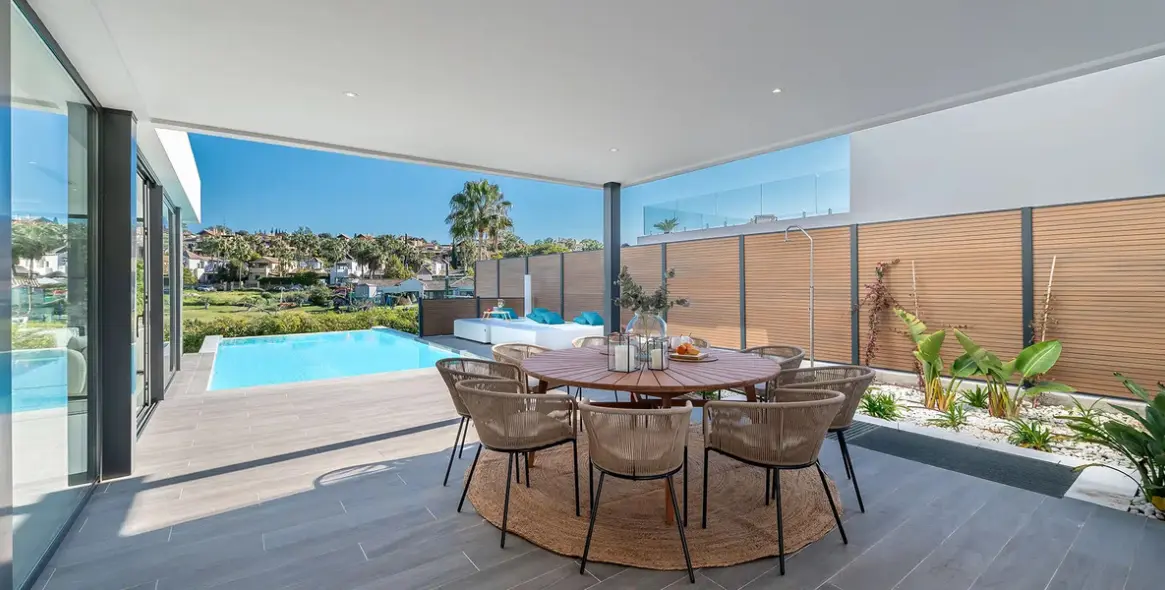 Продажа  отдельно стоящей виллы в El Paraiso 10