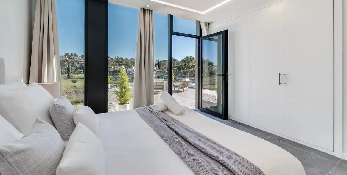 Продажа  отдельно стоящей виллы в El Paraiso 13