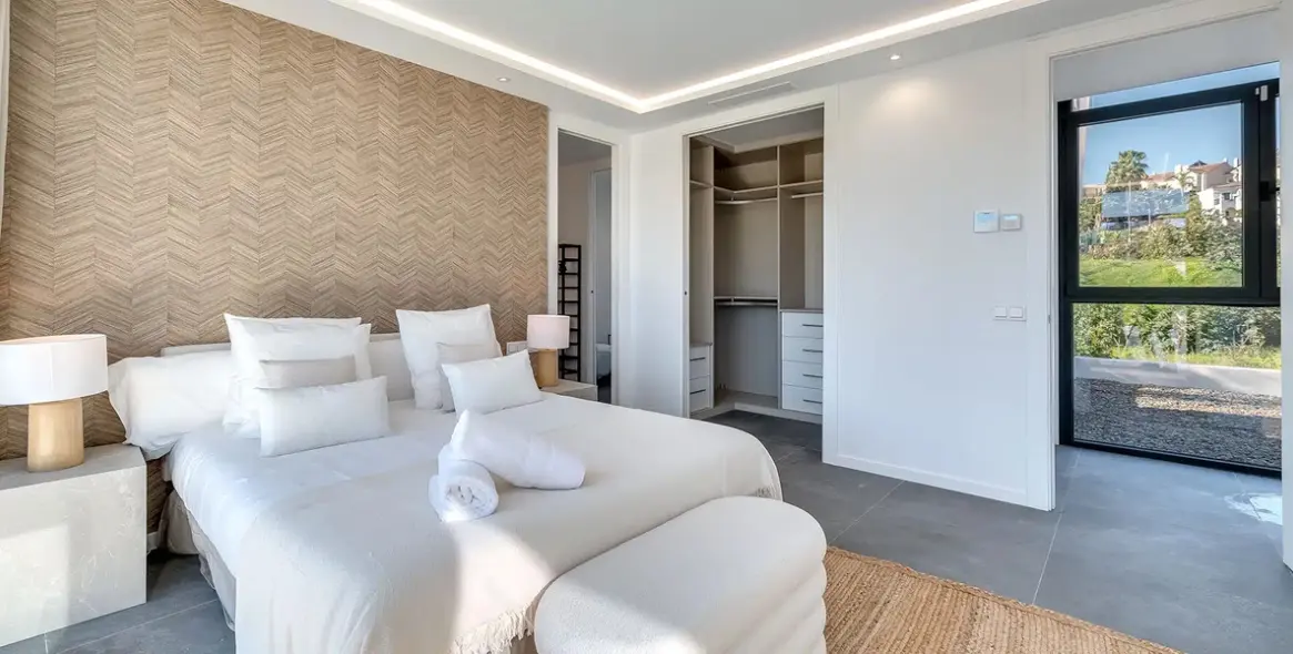 Продажа  отдельно стоящей виллы в El Paraiso 15