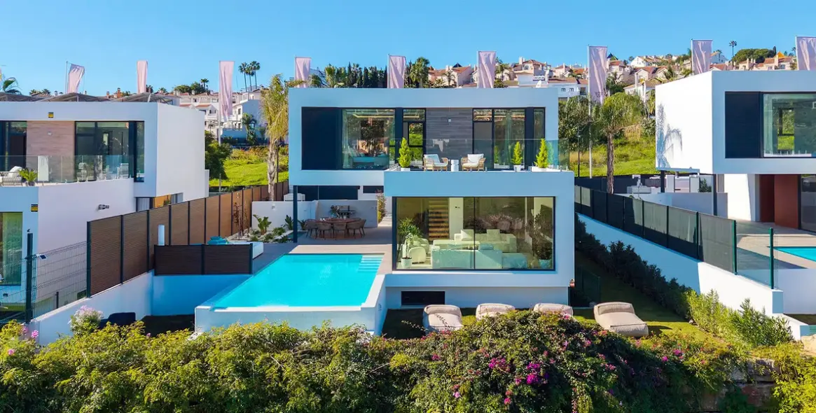 Продажа  отдельно стоящей виллы в El Paraiso 28