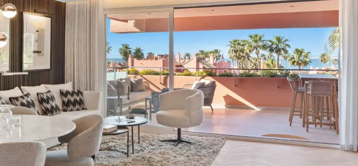 Venta de ático dúplex en Estepona 0