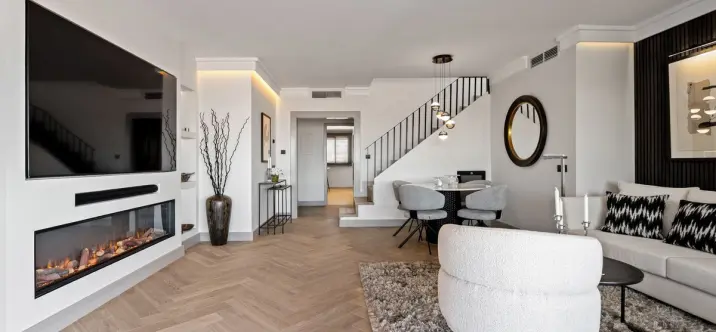 Venta de ático dúplex en Estepona 2