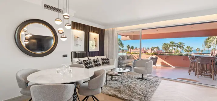 Venta de ático dúplex en Estepona 3