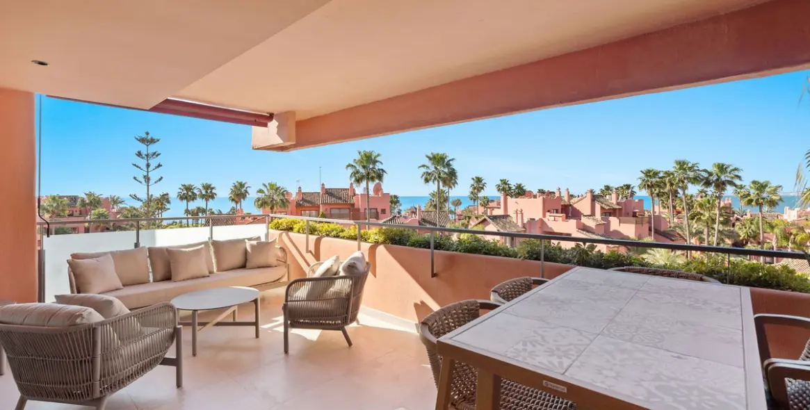 Venta de ático dúplex en Estepona 7