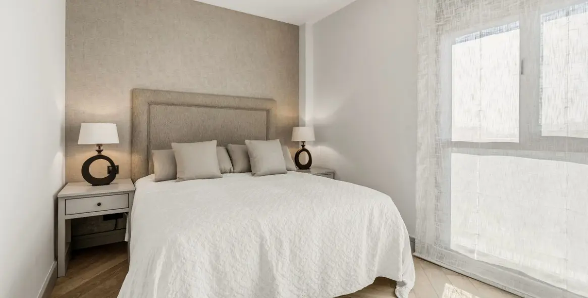 Venta de ático dúplex en Estepona 11