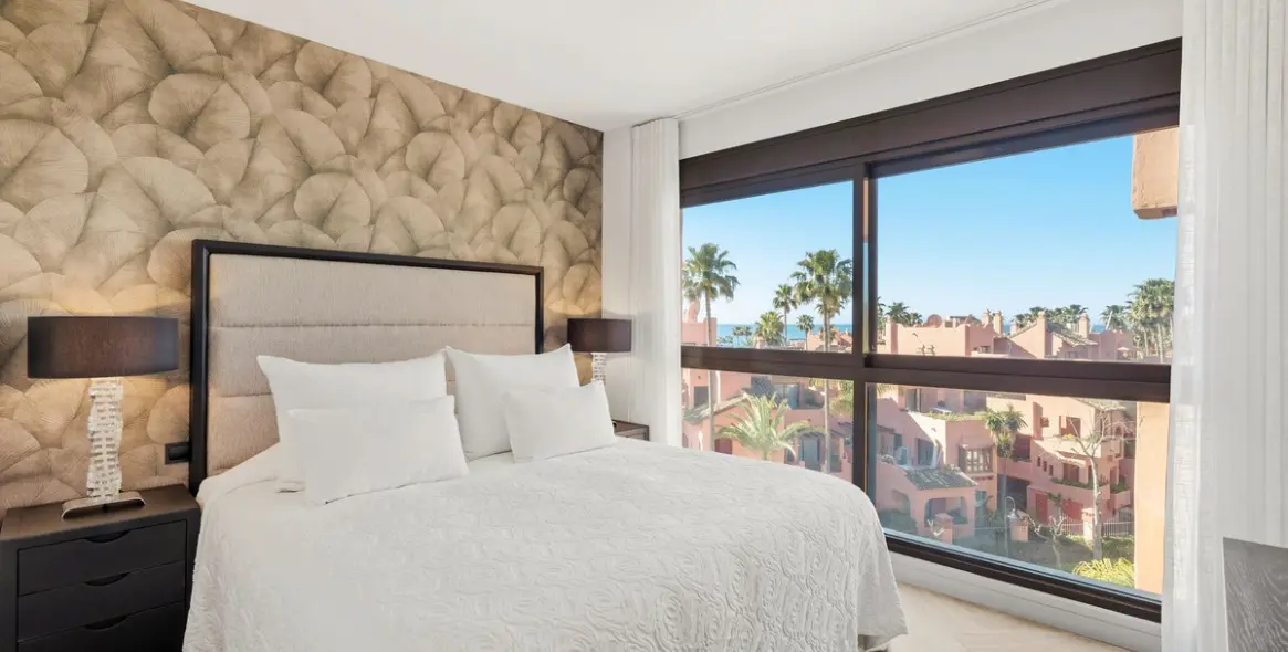 Venta de ático dúplex en Estepona 15