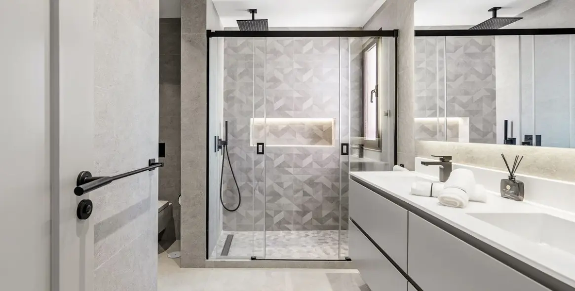 Venta de ático dúplex en Estepona 16