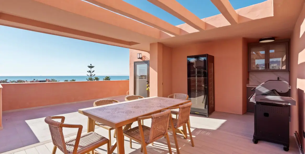 Venta de ático dúplex en Estepona 19