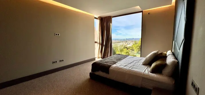 Venta de villa independiente en Higueron 2