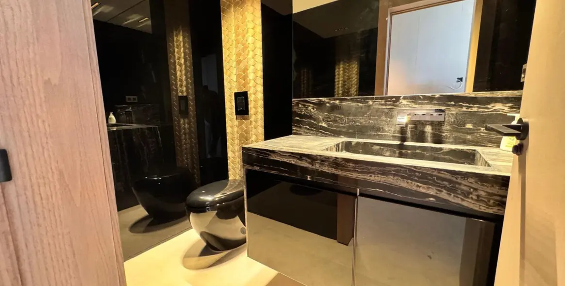 Venta de villa independiente en Higueron 17