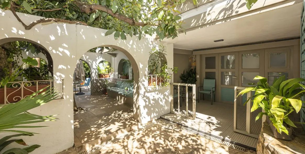Sale of detached villa in Marbella 28