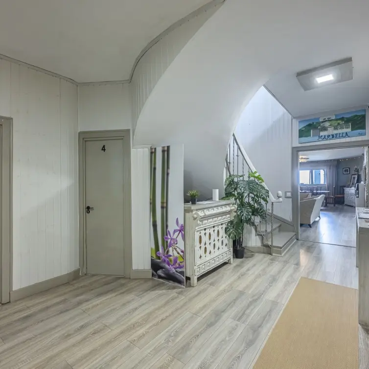 Sale of detached villa in Marbella