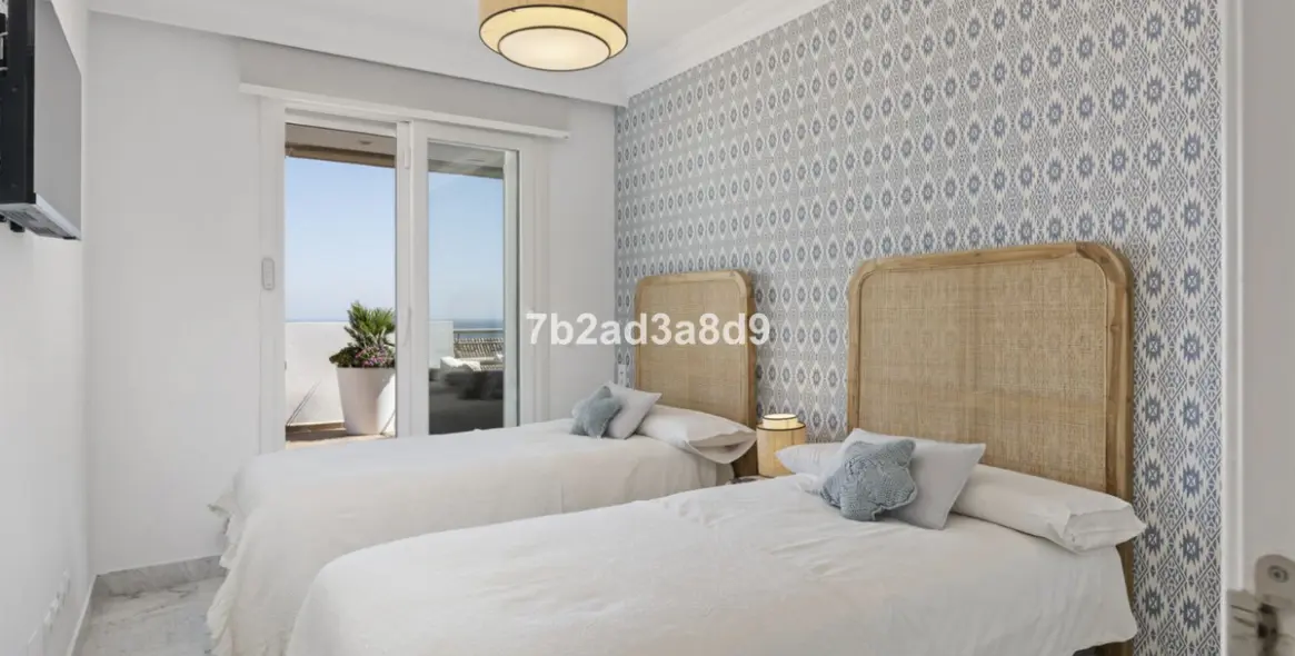 Venta de ático en Puerto Banús 14