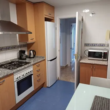 Alquiler a largo plazo de apartamento en planta media en San Pedro de Alcántara