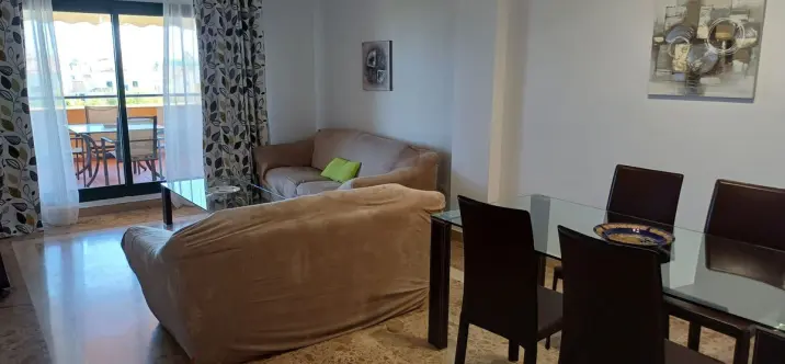 Alquiler a largo plazo de apartamento en planta media en San Pedro de Alcántara 2