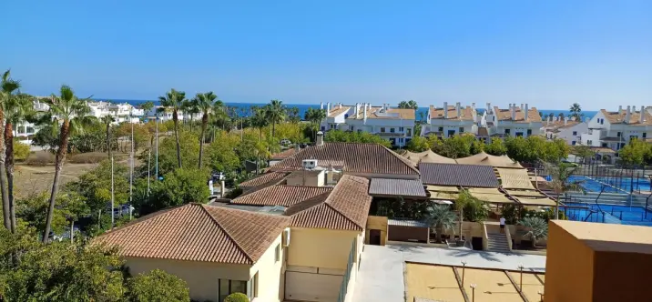 Alquiler a largo plazo de apartamento en planta media en San Pedro de Alcántara 3