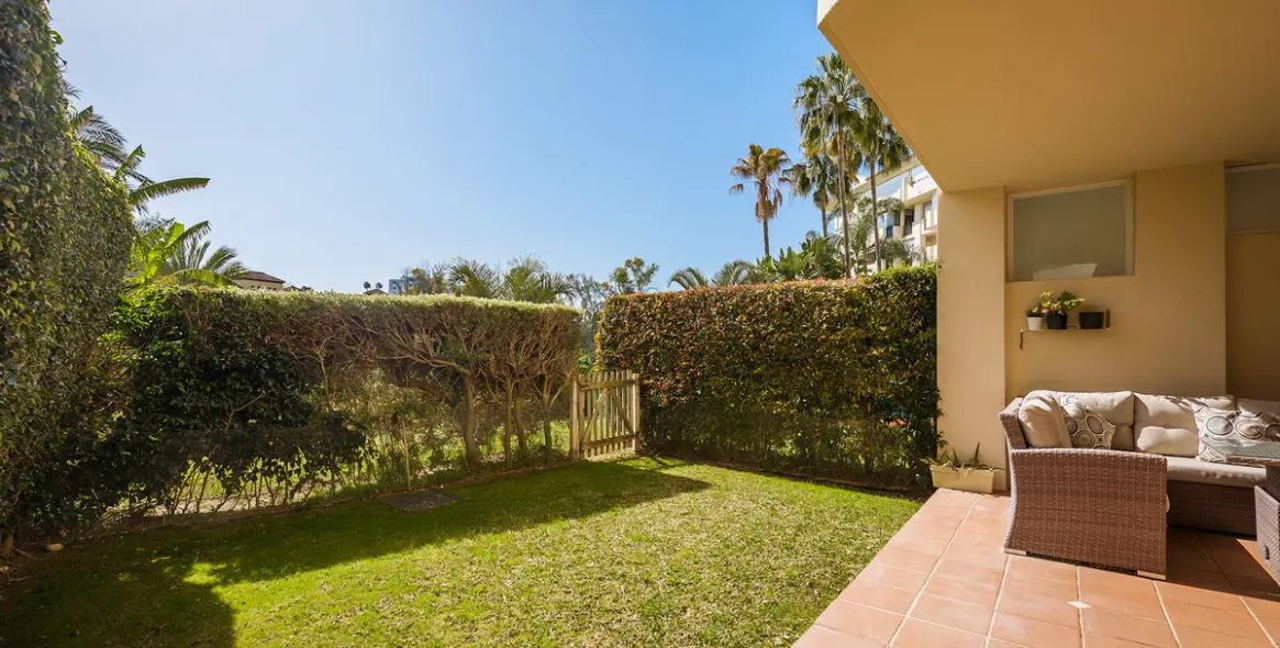 Long-term rent of ground floor apartment in San Pedro de Alcántara 23