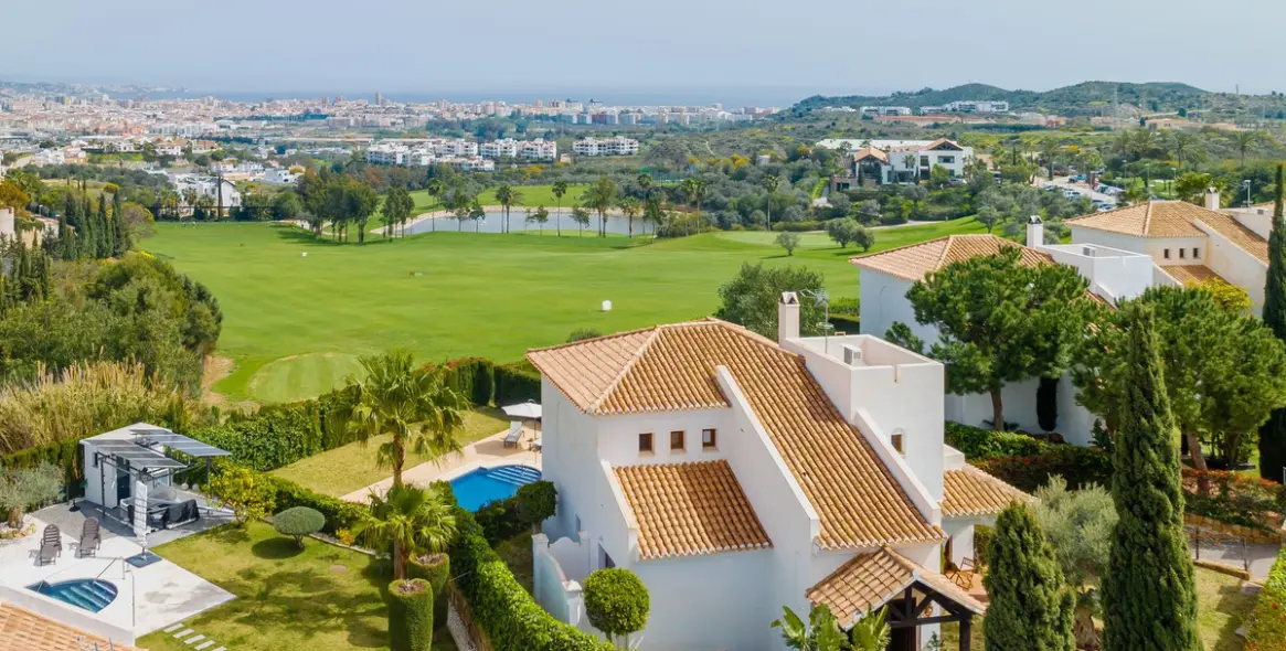 Alquiler a largo plazo de villa independiente en Mijas Costa 2