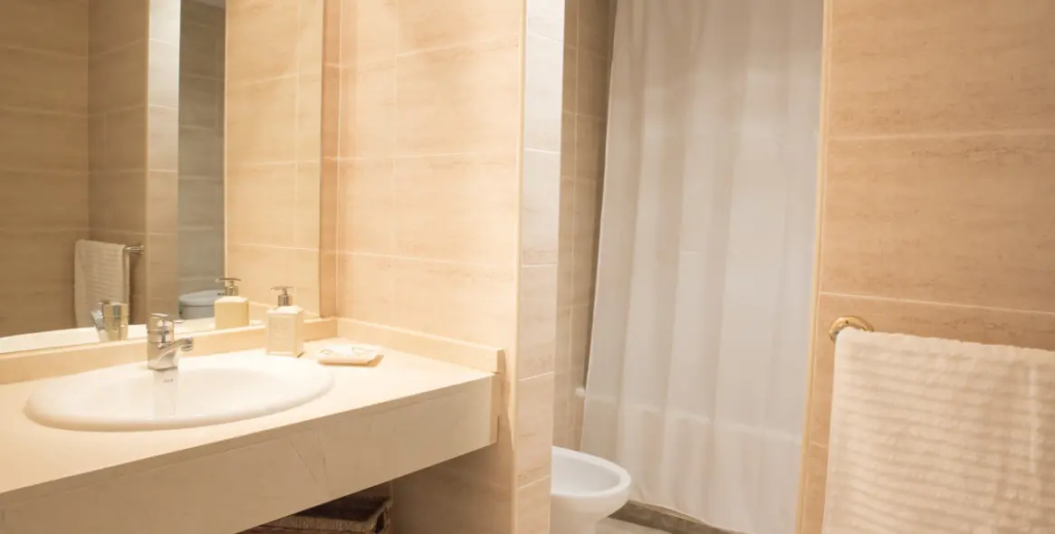 Alquiler a largo plazo de ático en Guadalmina Baja 10