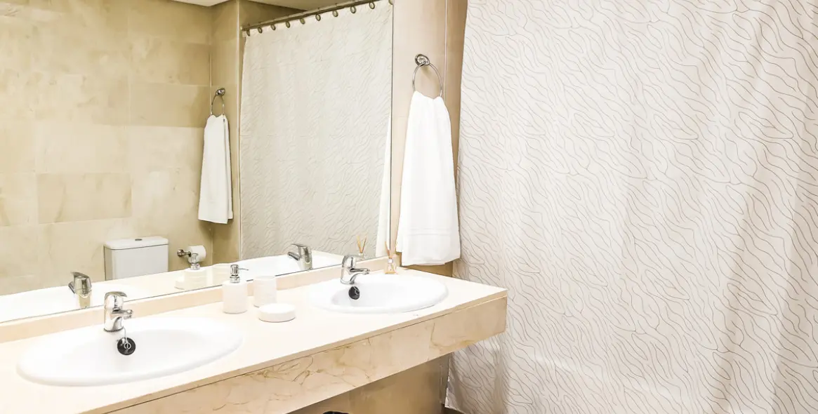 Alquiler a largo plazo de ático en Guadalmina Baja 12