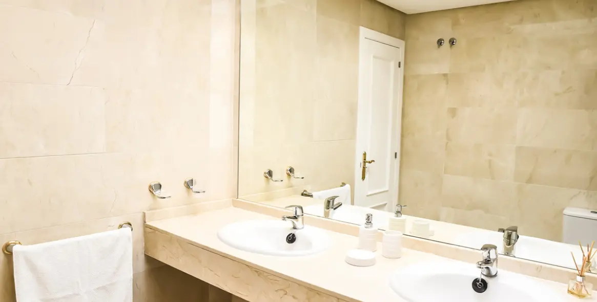 Alquiler a largo plazo de ático en Guadalmina Baja 13