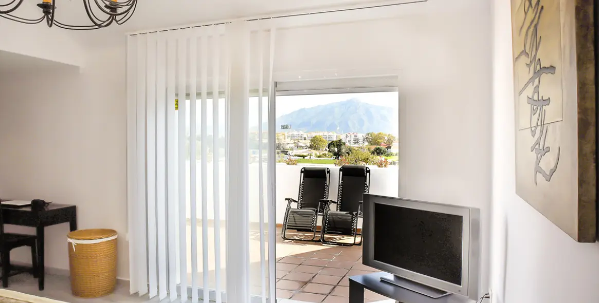 Alquiler a largo plazo de ático en Guadalmina Baja 17