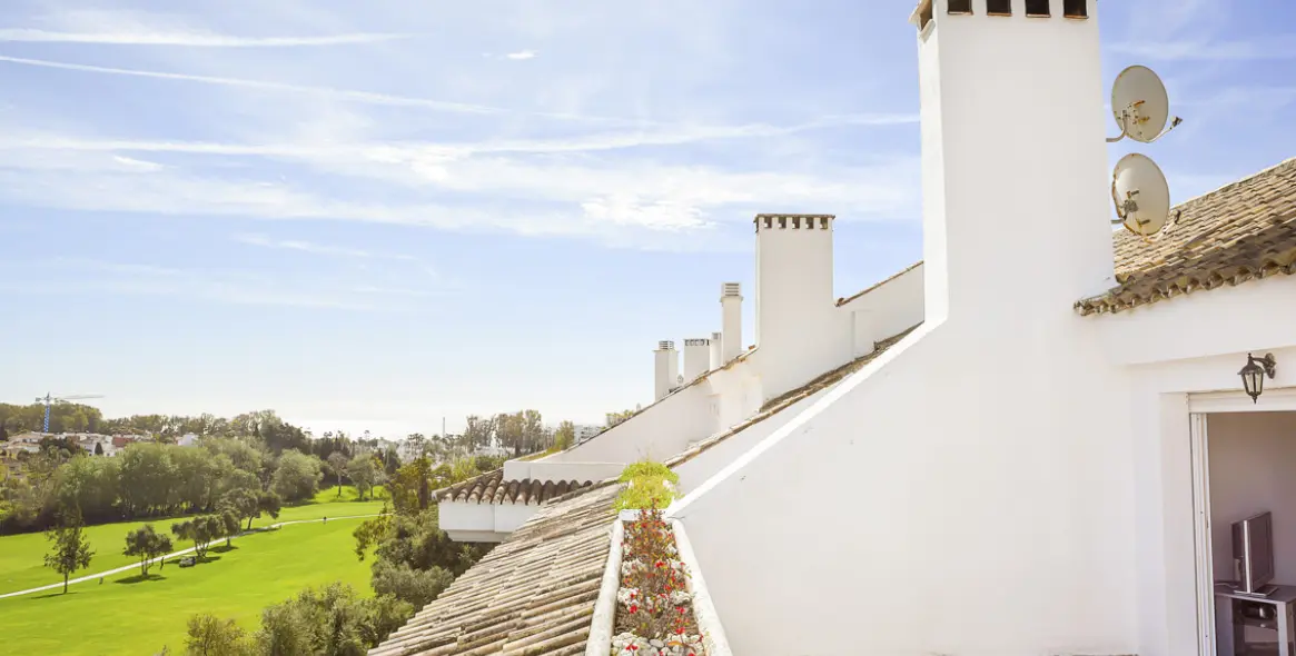 Alquiler a largo plazo de ático en Guadalmina Baja 19