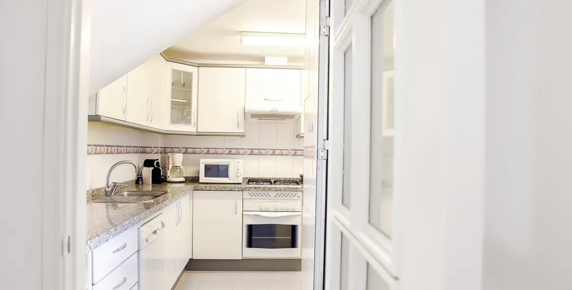 Alquiler a largo plazo de ático en Guadalmina Baja 21