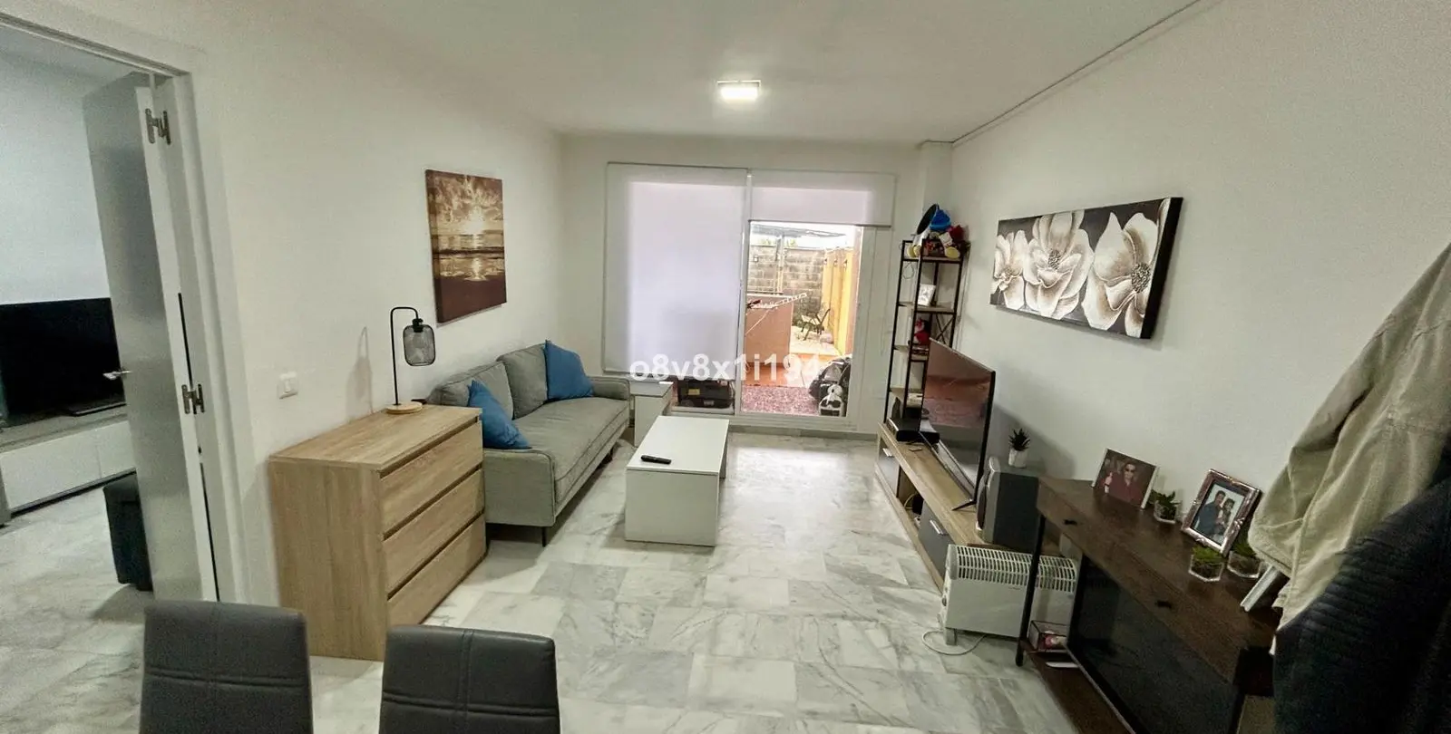 Продажа апартаментов на первом этаже в Casares 12