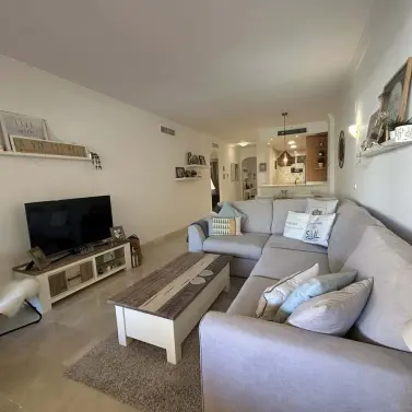 Sale of middle floor apartment in Elviria