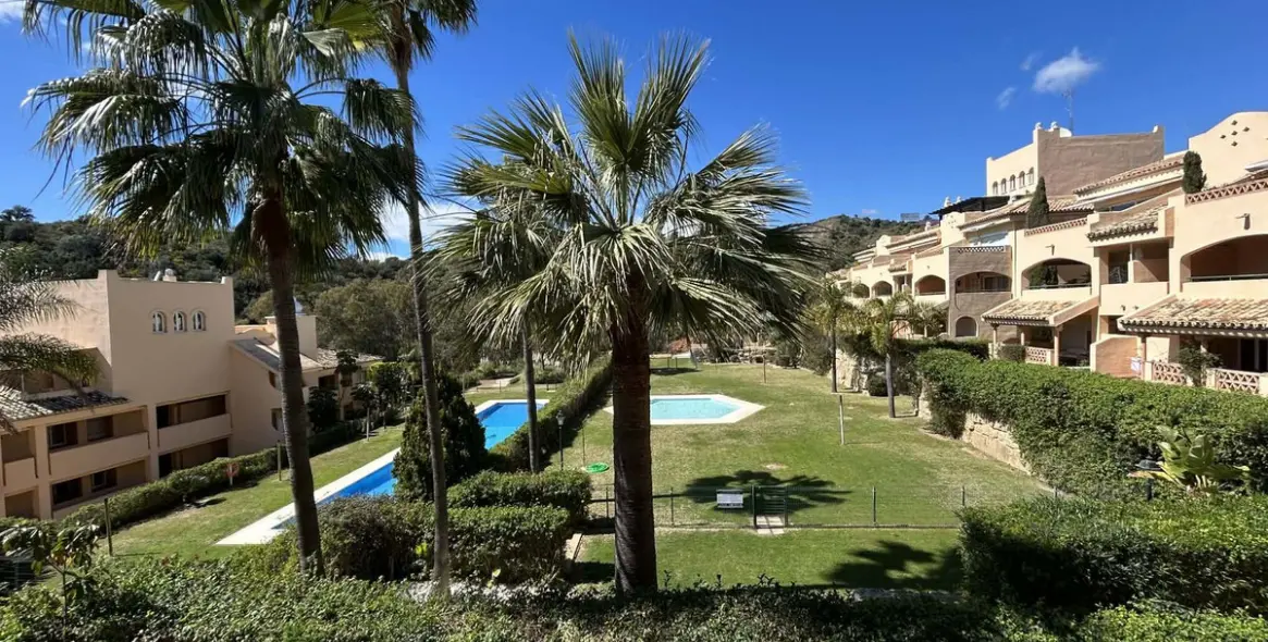 Venta de apartamento en planta media en Elviria 5