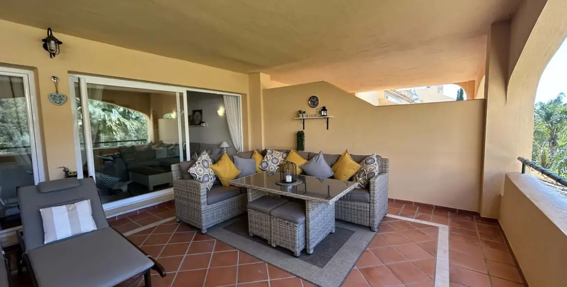 Venta de apartamento en planta media en Elviria 6