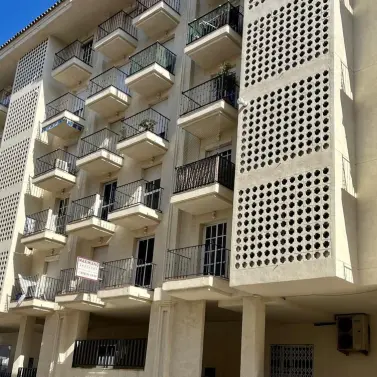 Venta de apartamento en planta media en Estepona