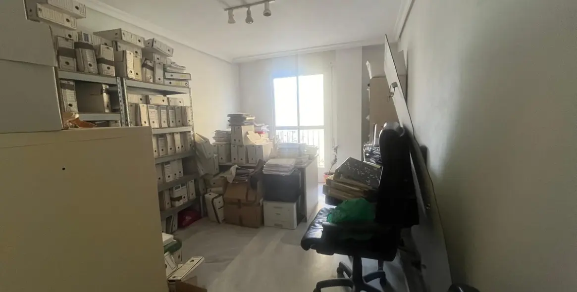 Sale of middle floor apartment in Estepona 6