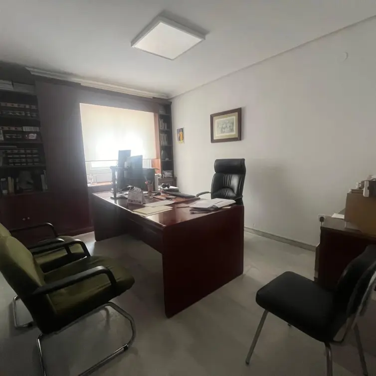 Sale of middle floor apartment in Estepona