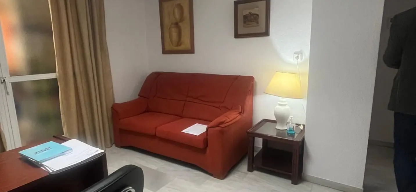 Sale of middle floor apartment in Estepona 3