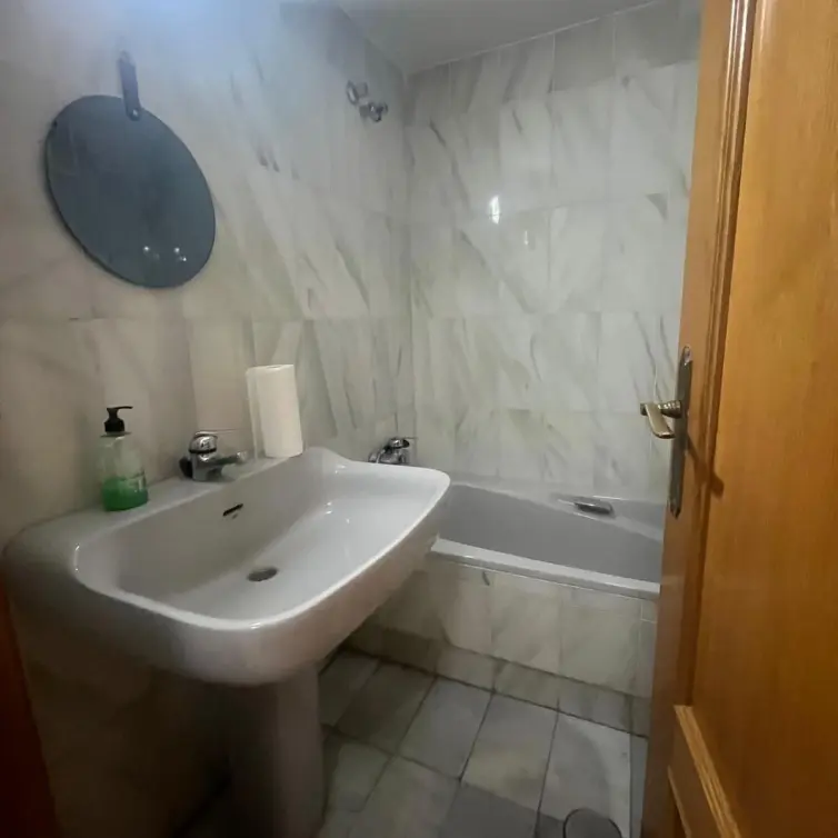 Sale of middle floor apartment in Estepona